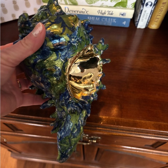 Colorful Decorative Seashell - Picture 3 of 3